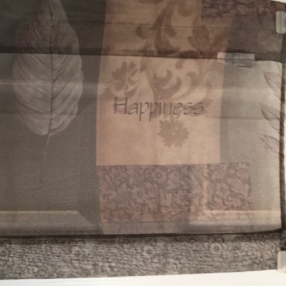 Valance - Picture 2 of 3